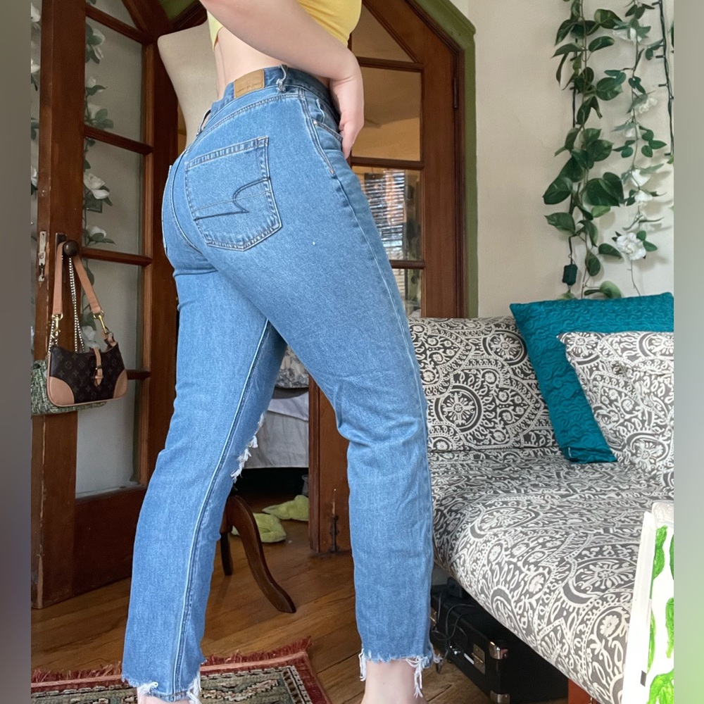 American Eagle Distressed Denim! 👖👡🧋